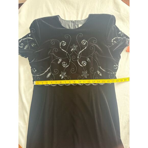 R&M Richards by Karen Wong Beaded Velvet Formal Dress Womens Size 14P Black NWT - Picture 9 of 10